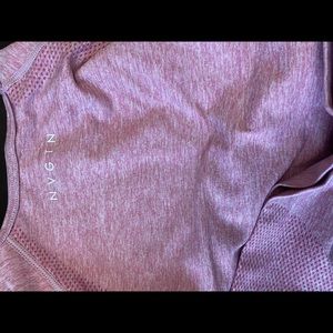 Women NVGTN size small crop pink top